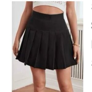 Black pleat skirt
